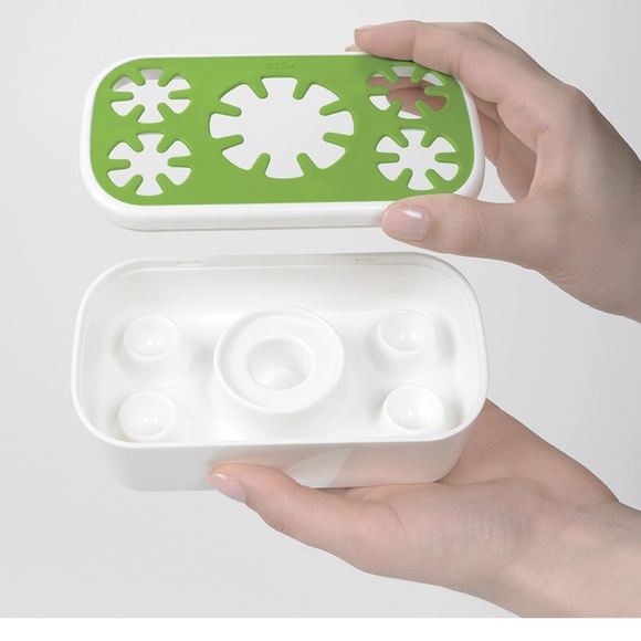 OXO KIDS TOOTHBRUSH HOLDER TOT TOOTHBRUSHING STATION GREEN NEW - Picture 4 of 5